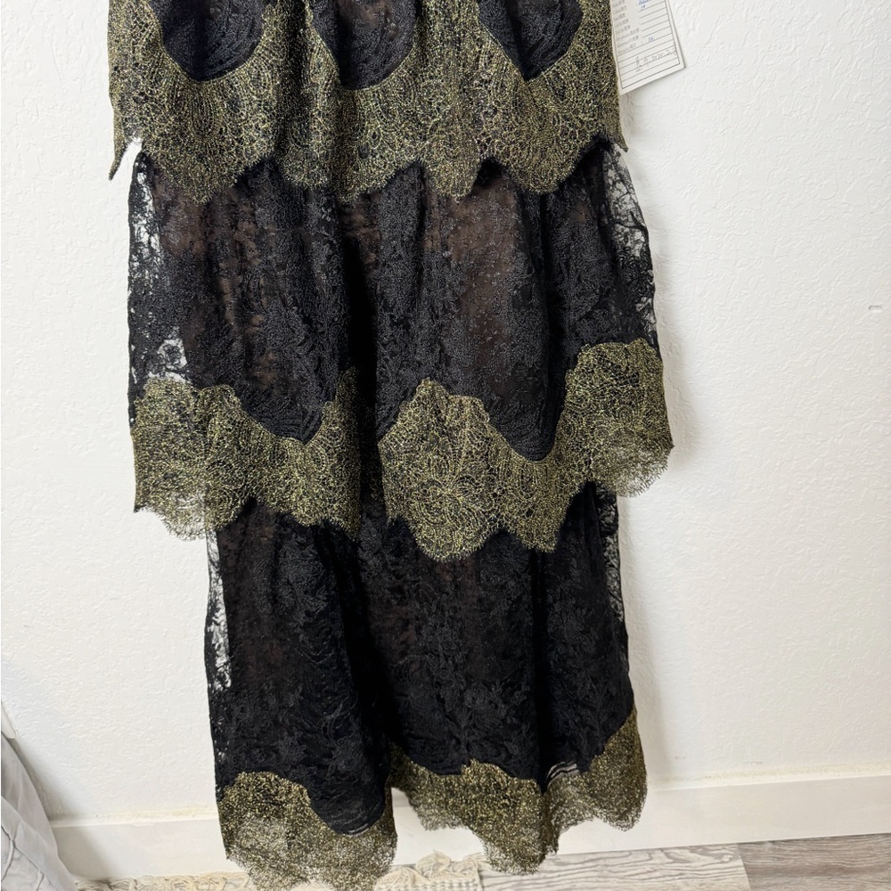 NWT MARCHESA NOTTE SLEEVELESS METALLIC SCALLOP LACE GOWN IN BLACK - Picture 5 of 11